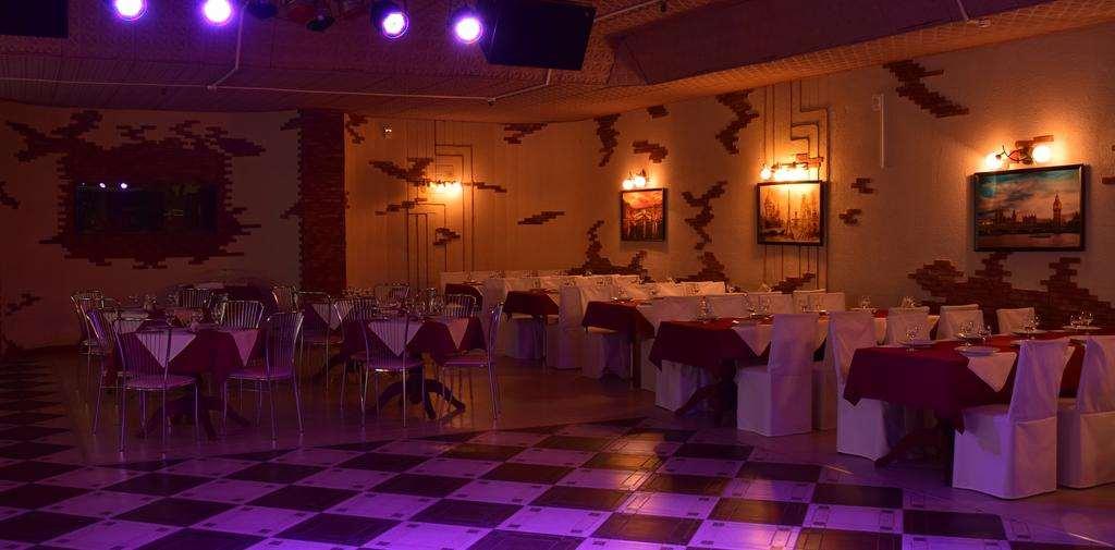 Agat Hotel Minsk Restoran gambar