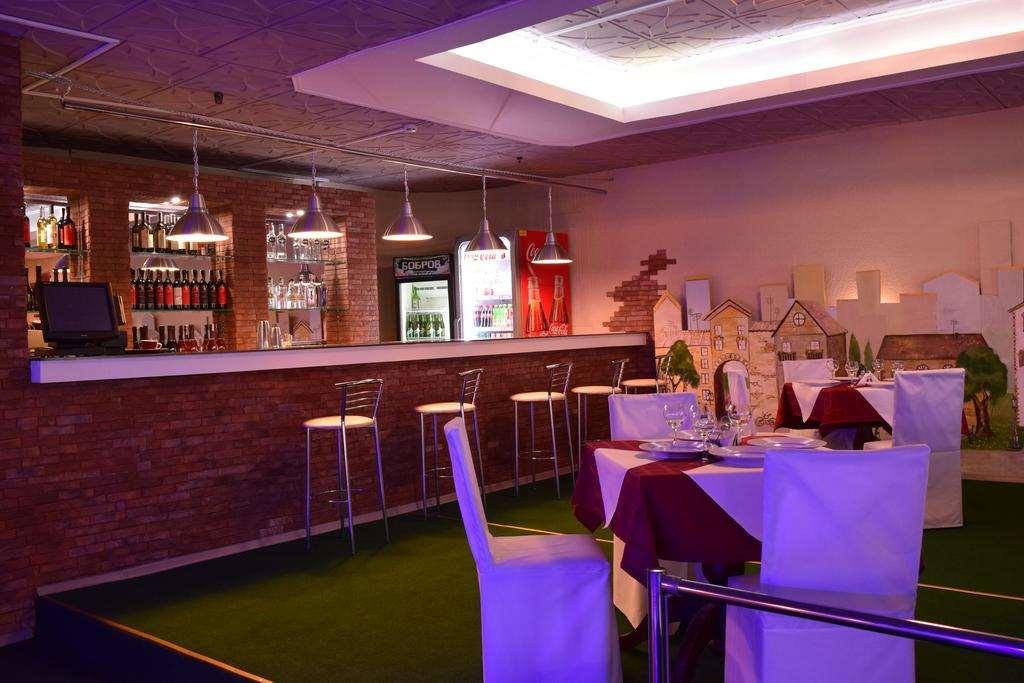 Agat Hotel Minsk Restoran gambar